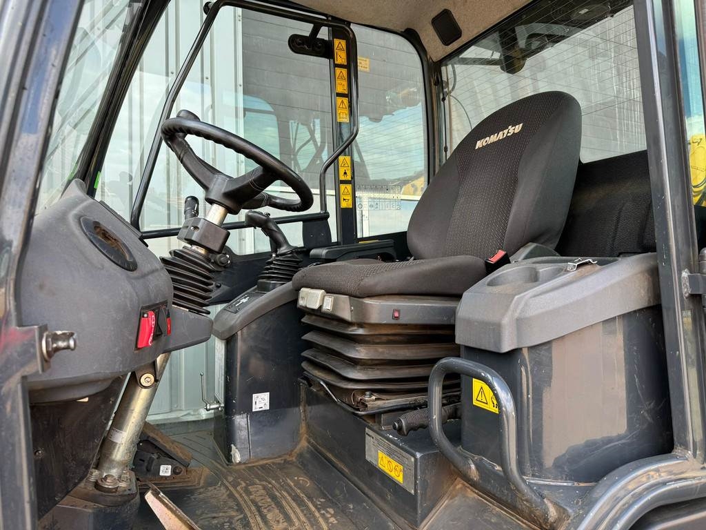 Komatsu WA100M-8EO - New Tires