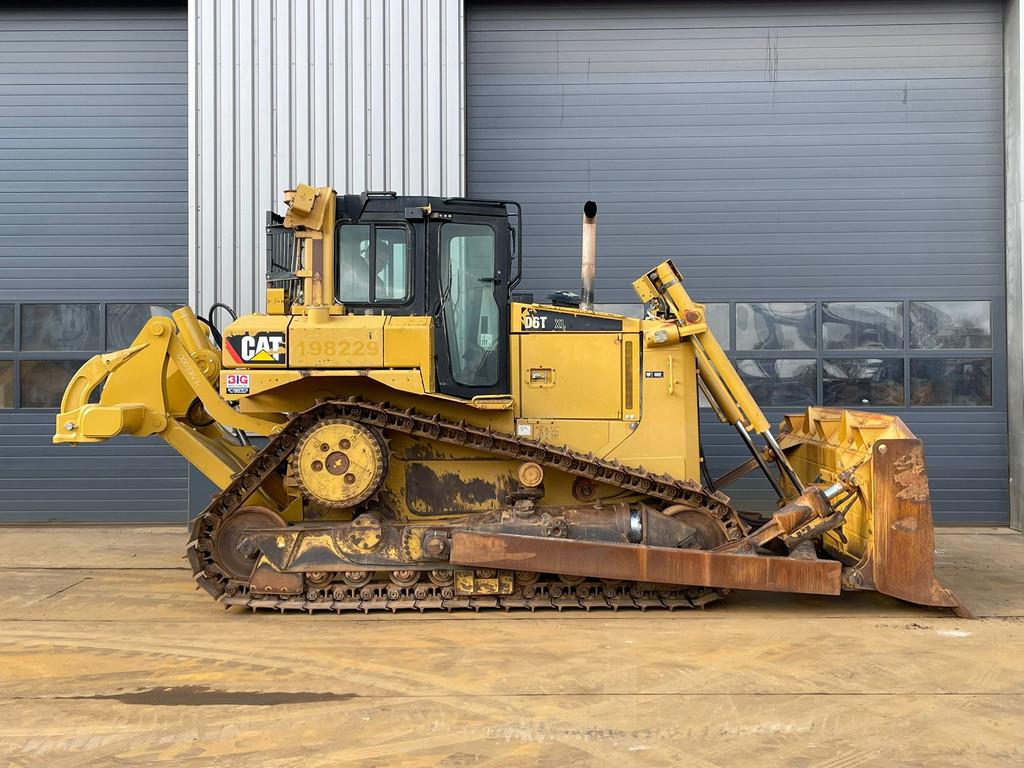 CAT D6T XL