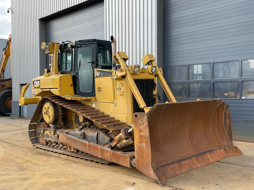 CAT D6T XL