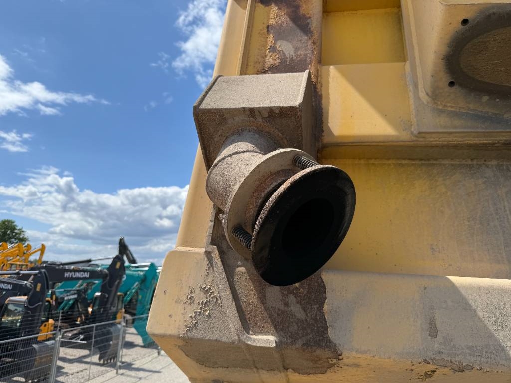 Komatsu HD405-7 - German Machine / Automatic Greasing