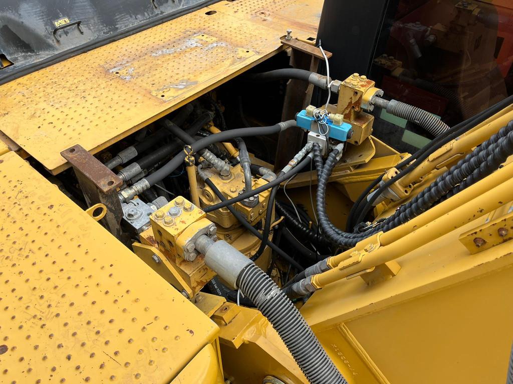 CAT 324DL - Hammerlines / A/C Cabin / Caterpillar C7 /