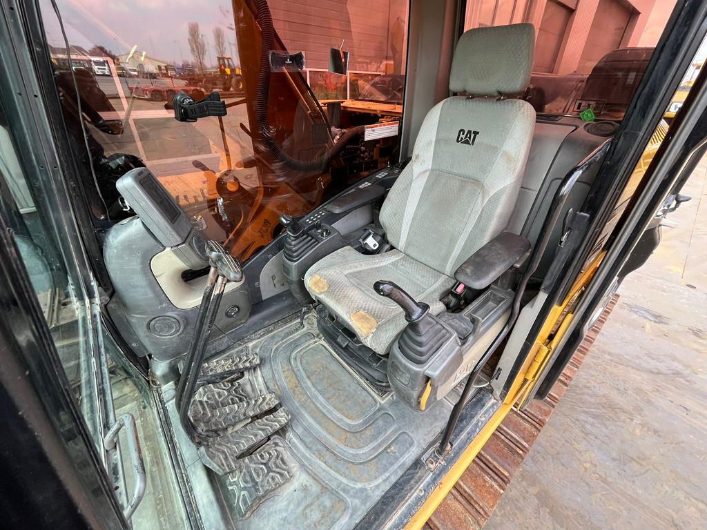CAT 324DL - Hammerlines / A/C Cabin / Caterpillar C7 /