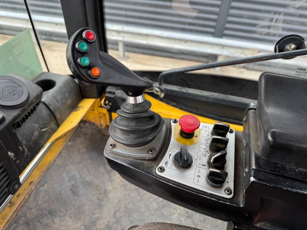 Bomag BW 174 AP-4V
