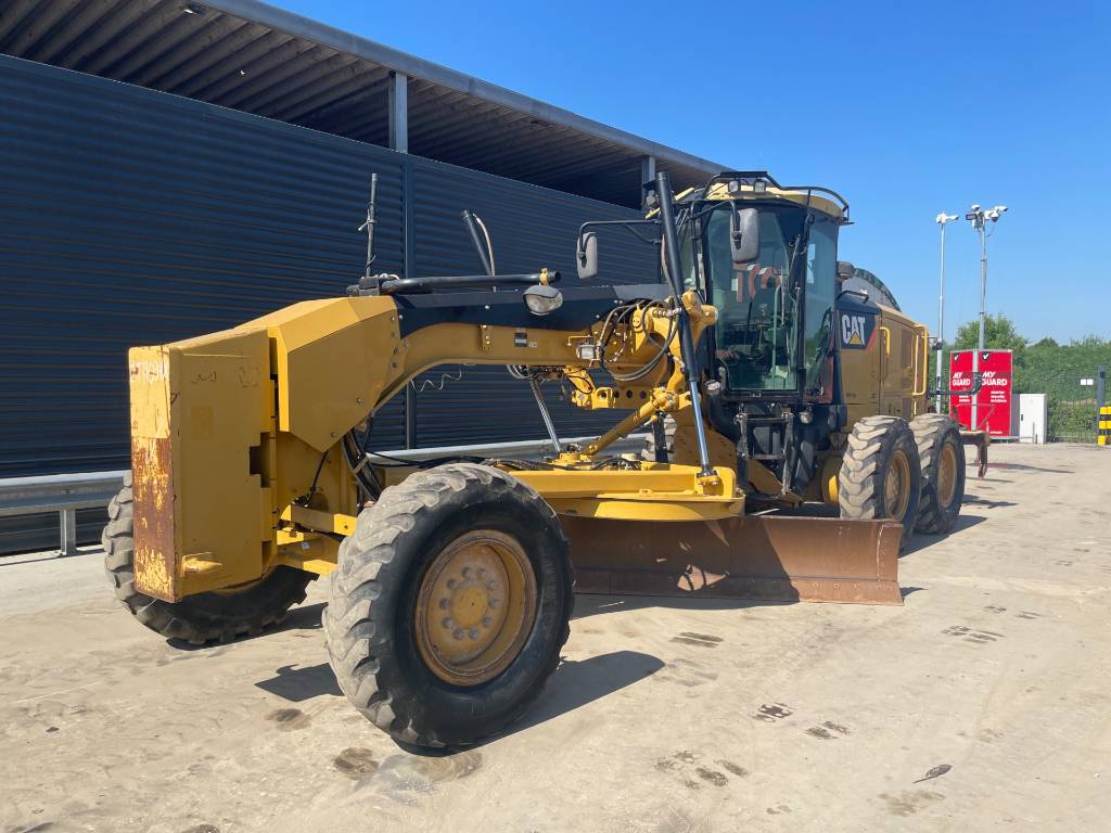 CAT 140 M2