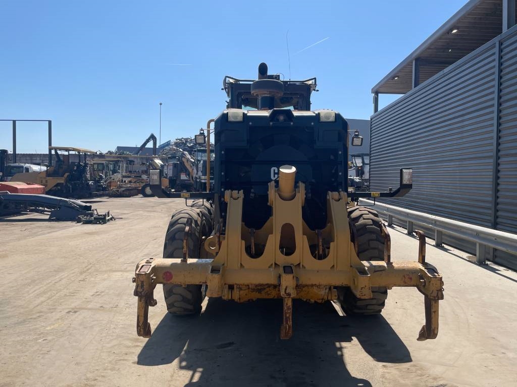 CAT 140 M2