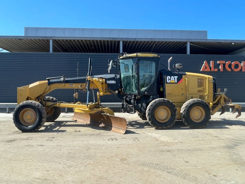 CAT 140 M2