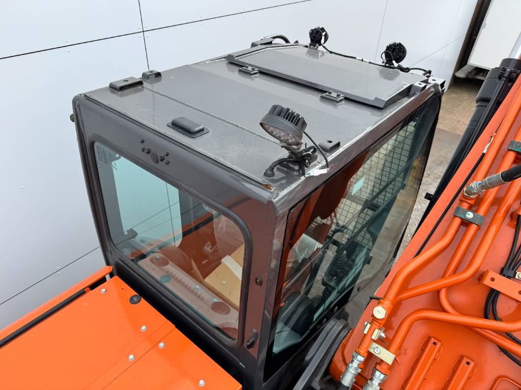 Hitachi ZX370-LCH - Hammer Lines / Isuzu Engine
