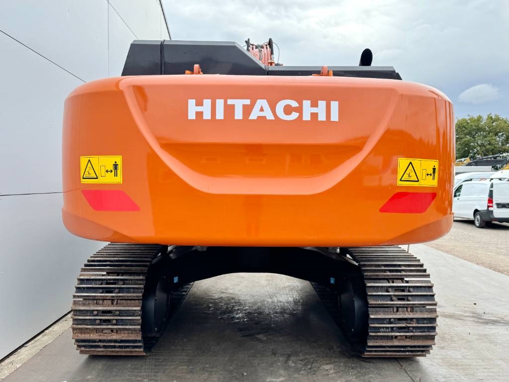 Hitachi ZX370-LCH - Hammer Lines / Isuzu Engine