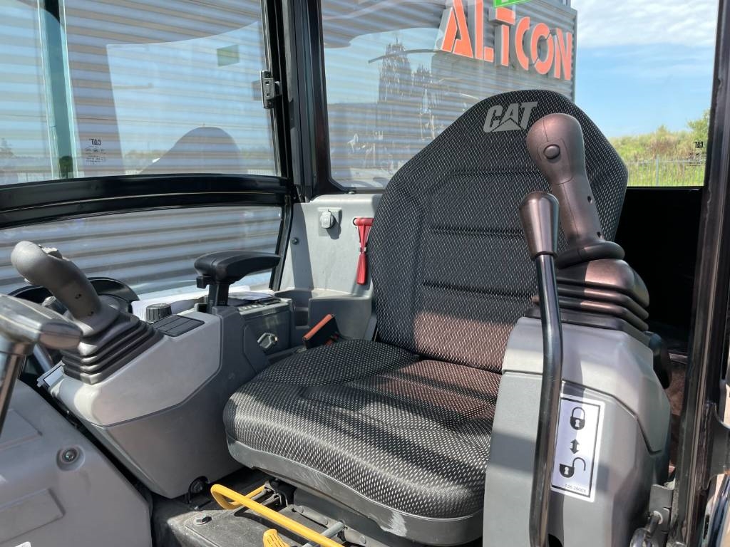 CAT 301.6-05 A