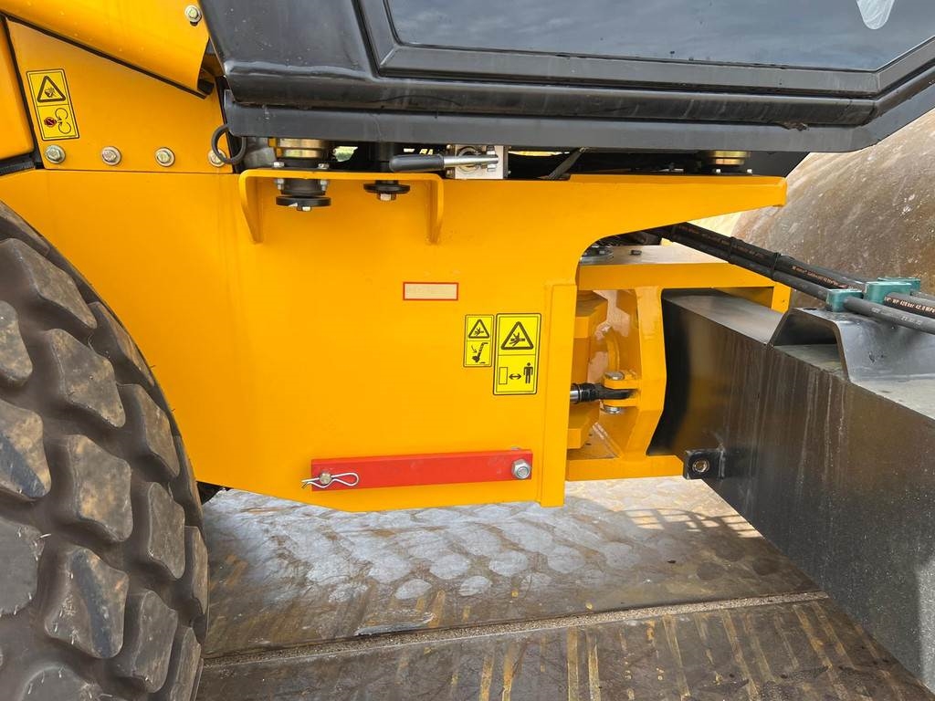 JCB VM166D