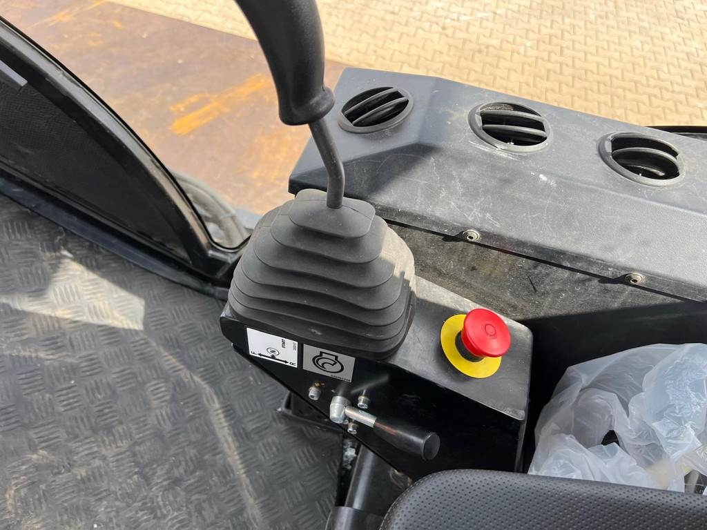 JCB VM166D