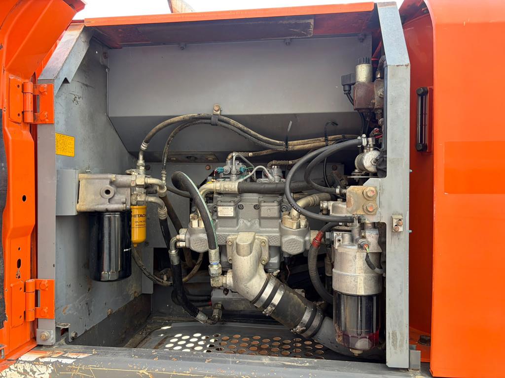 2011 Hitachi ZX210LC-3-48996460