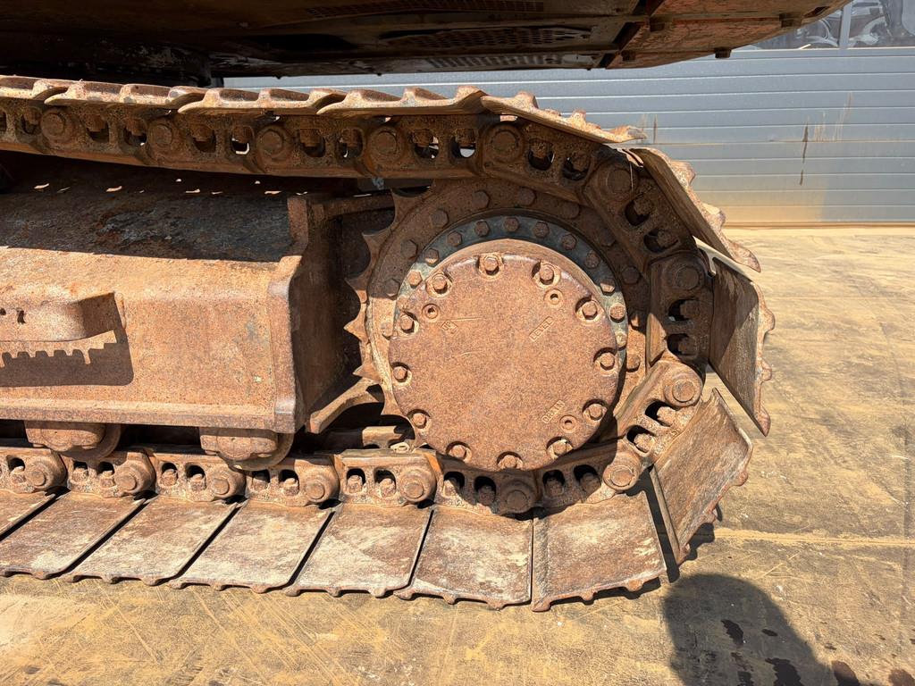 2011 Hitachi ZX210LC-3-48996443
