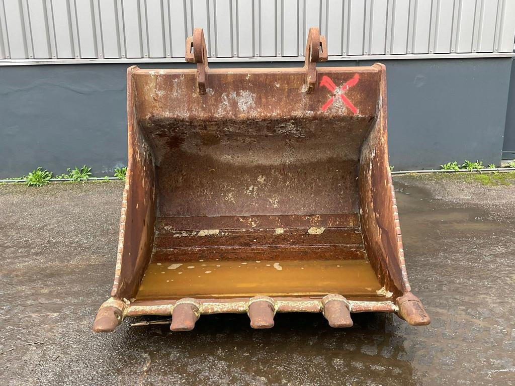 Verachtert Bucket with teeth
