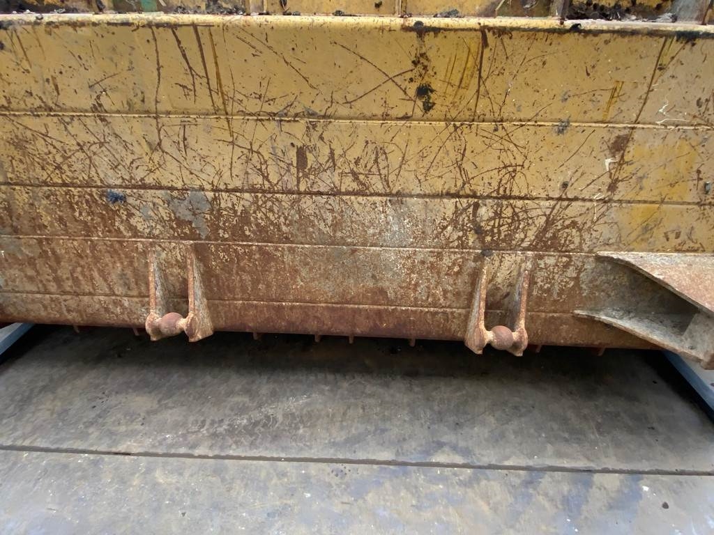 CAT D9U Blade