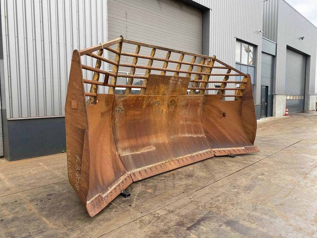 CAT D9U Blade