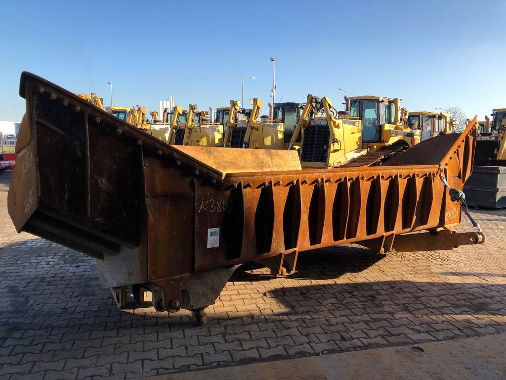CAT D9U Blade
