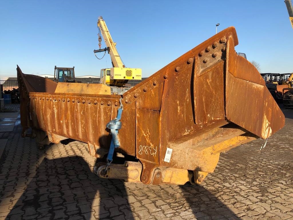 CAT D9U Blade