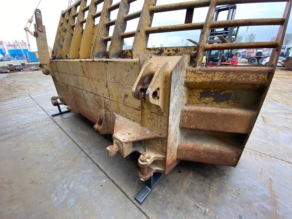 CAT D9U Blade