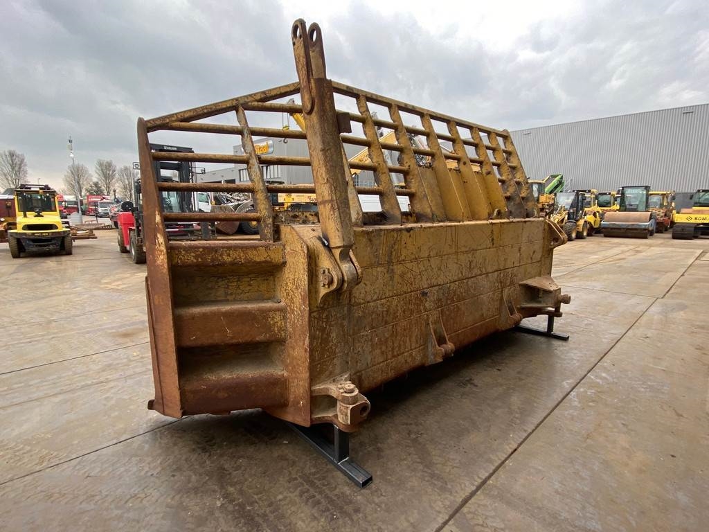 CAT D9U Blade