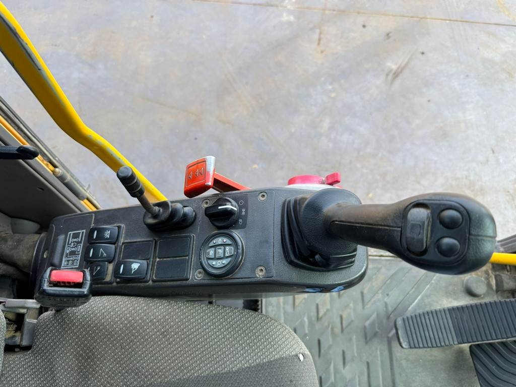 Volvo EW180C