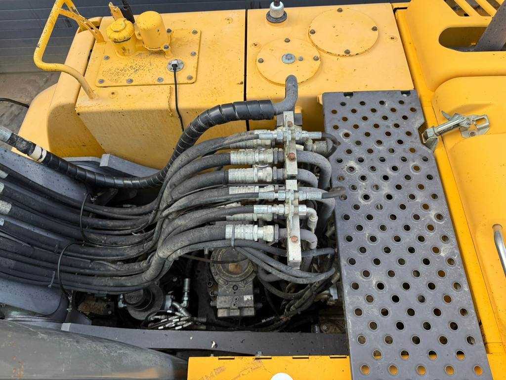 Volvo EW180C