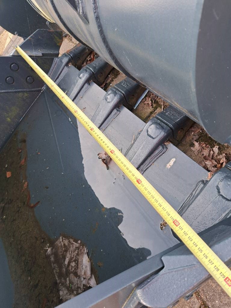 Hyundai Excavator Digging Bucket 140, 61K4-30701