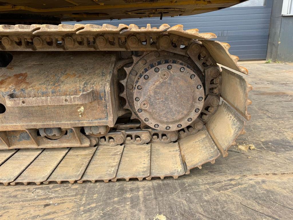 CAT 323