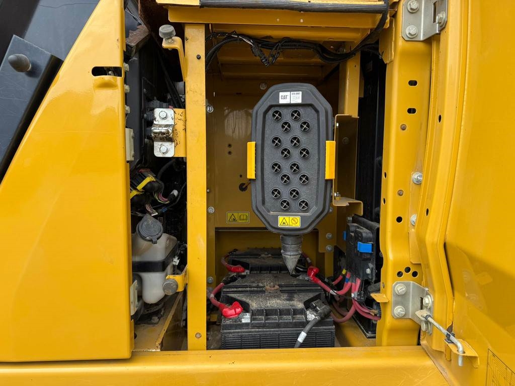 CAT 323