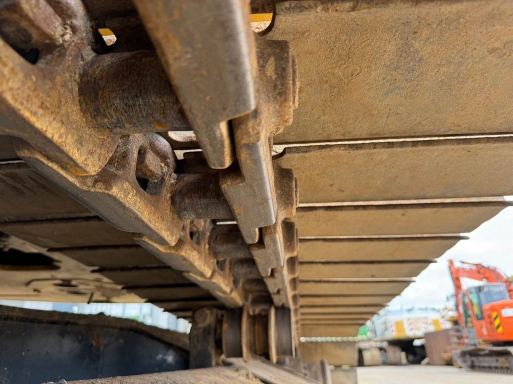 CAT 323