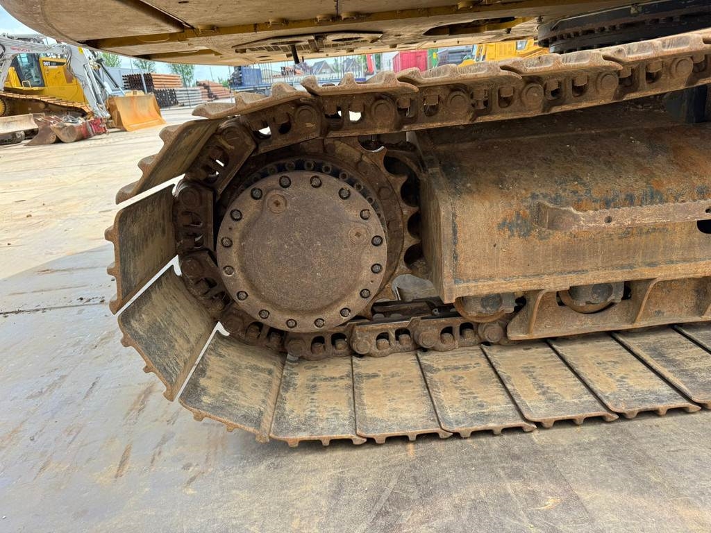 CAT 323