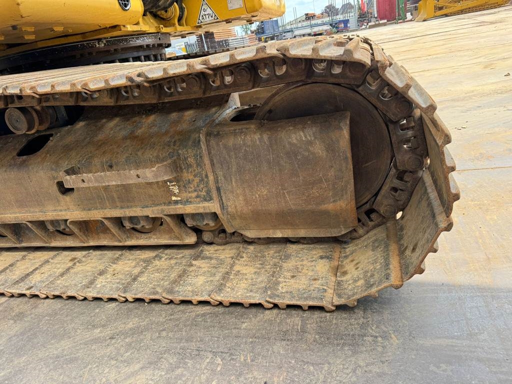 CAT 323