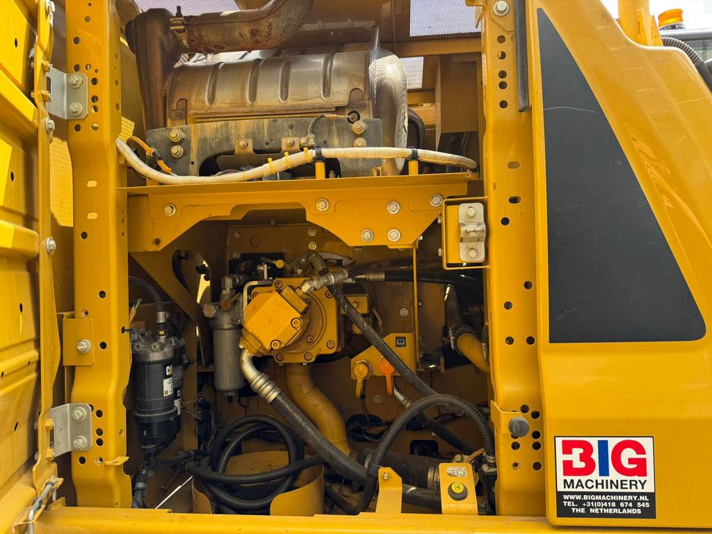 CAT 323
