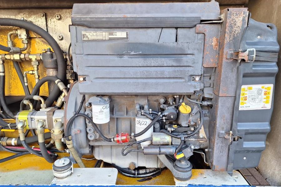 Liftlux SL205-25D4WDS/P Diesel, 4x4 Drive, Hydraulic Deck