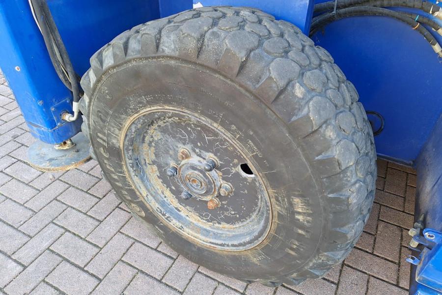 Liftlux SL205-25D4WDS/P Diesel, 4x4 Drive, Hydraulic Deck