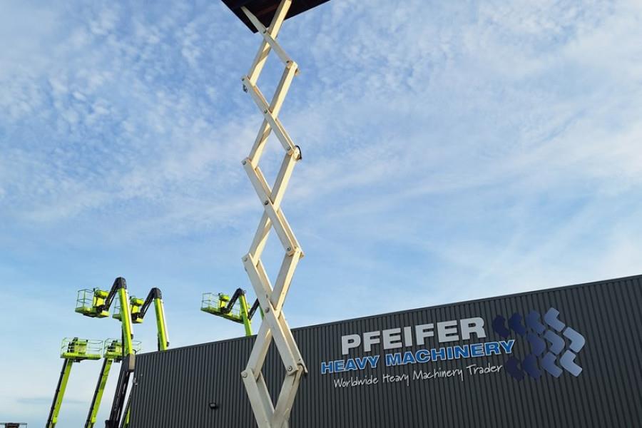 Liftlux SL205-25D4WDS/P Diesel, 4x4 Drive, Hydraulic Deck