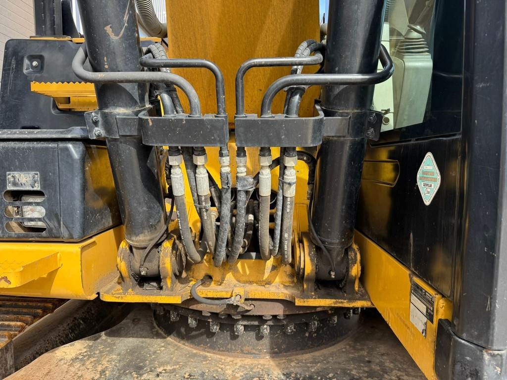 CAT 323EL