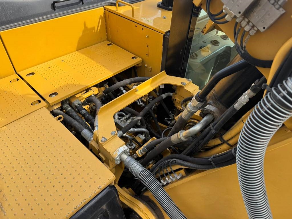 CAT 323EL