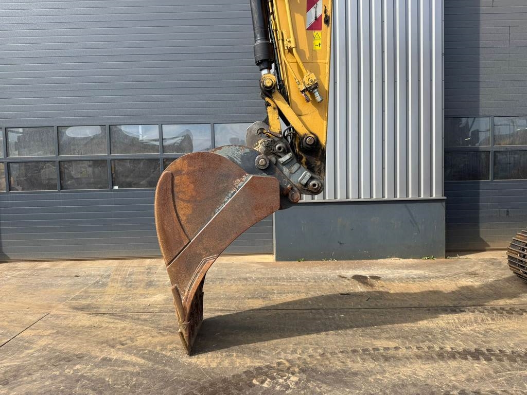 CAT 323EL