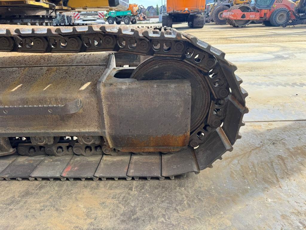 CAT 323EL