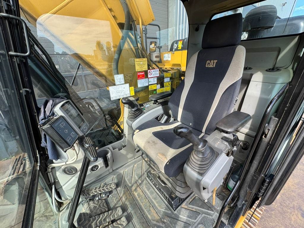 CAT 323EL