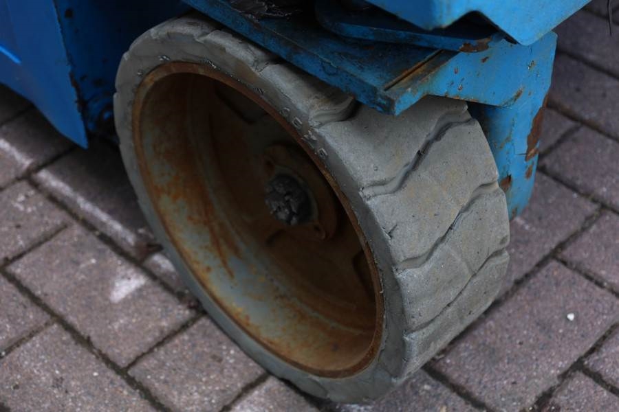 Genie GS3246 Electric, Working Height 11.75 m, 318kg Cap