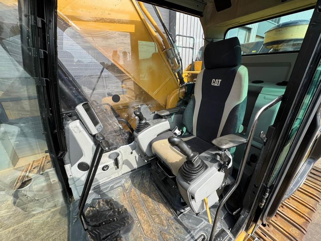 CAT 352F