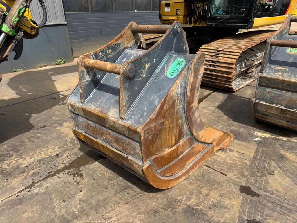 CAT 320FL incl. 3 x Bucket