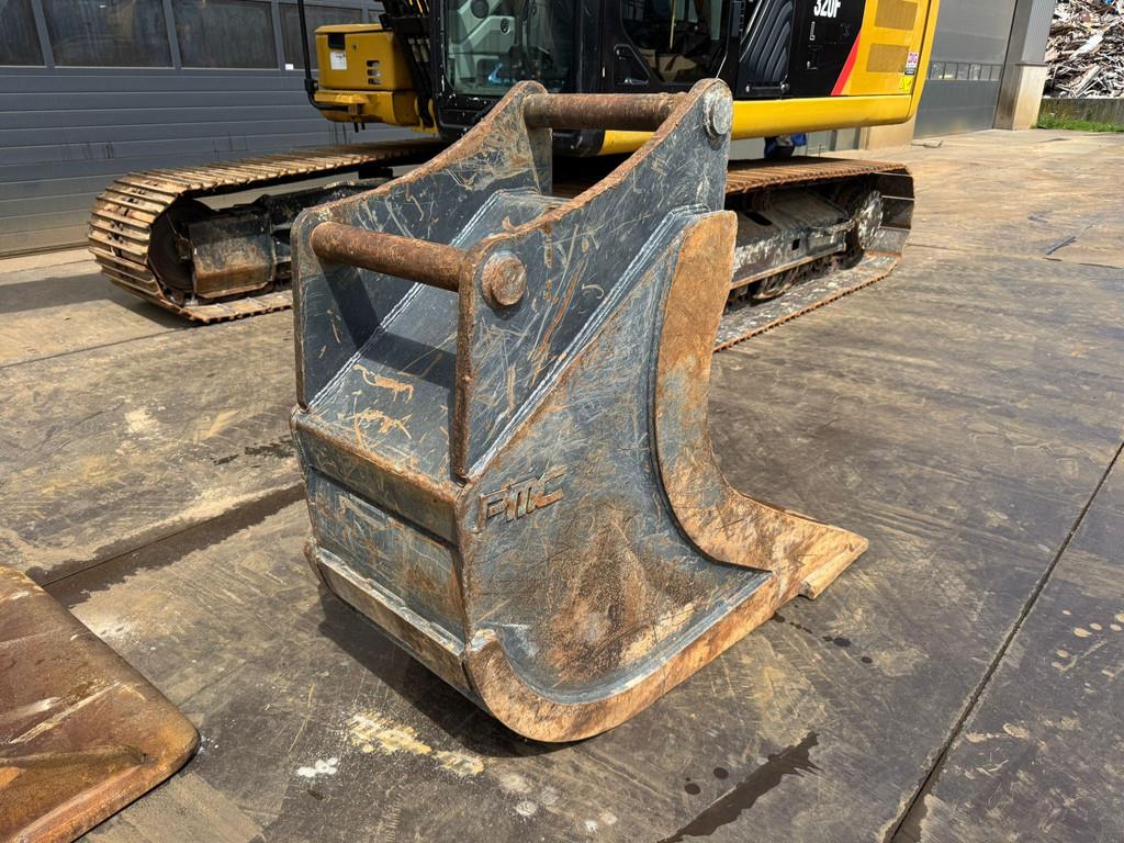 CAT 320FL incl. 3 x Bucket