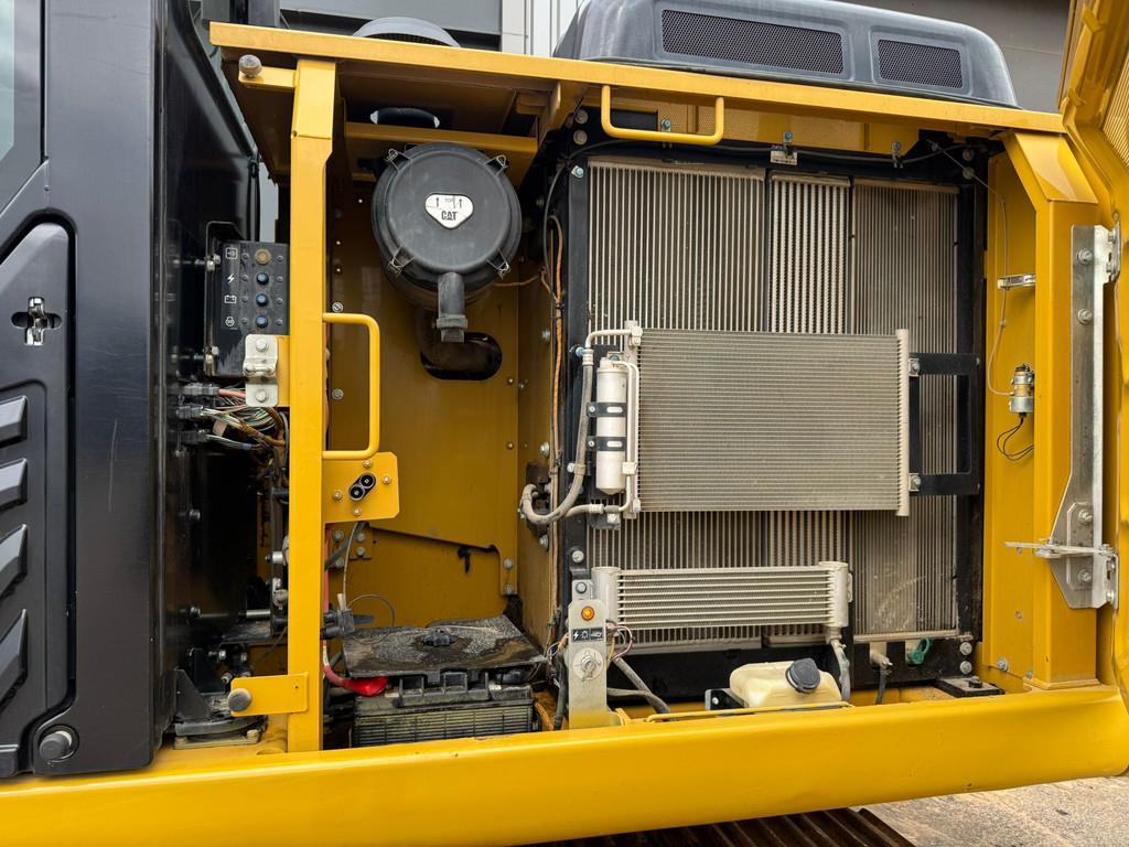 CAT 320FL incl. 3 x Bucket