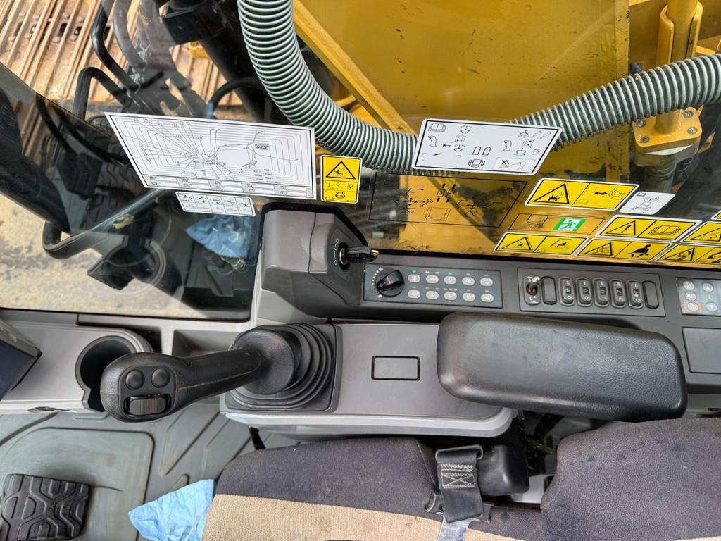 CAT 320FL incl. 3 x Bucket