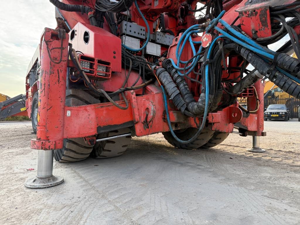 Sandvik DT1130-SC - 3x TB150 Drill Boom + Basket Boom