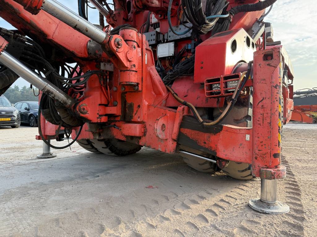 Sandvik DT1130-SC - 3x TB150 Drill Boom + Basket Boom