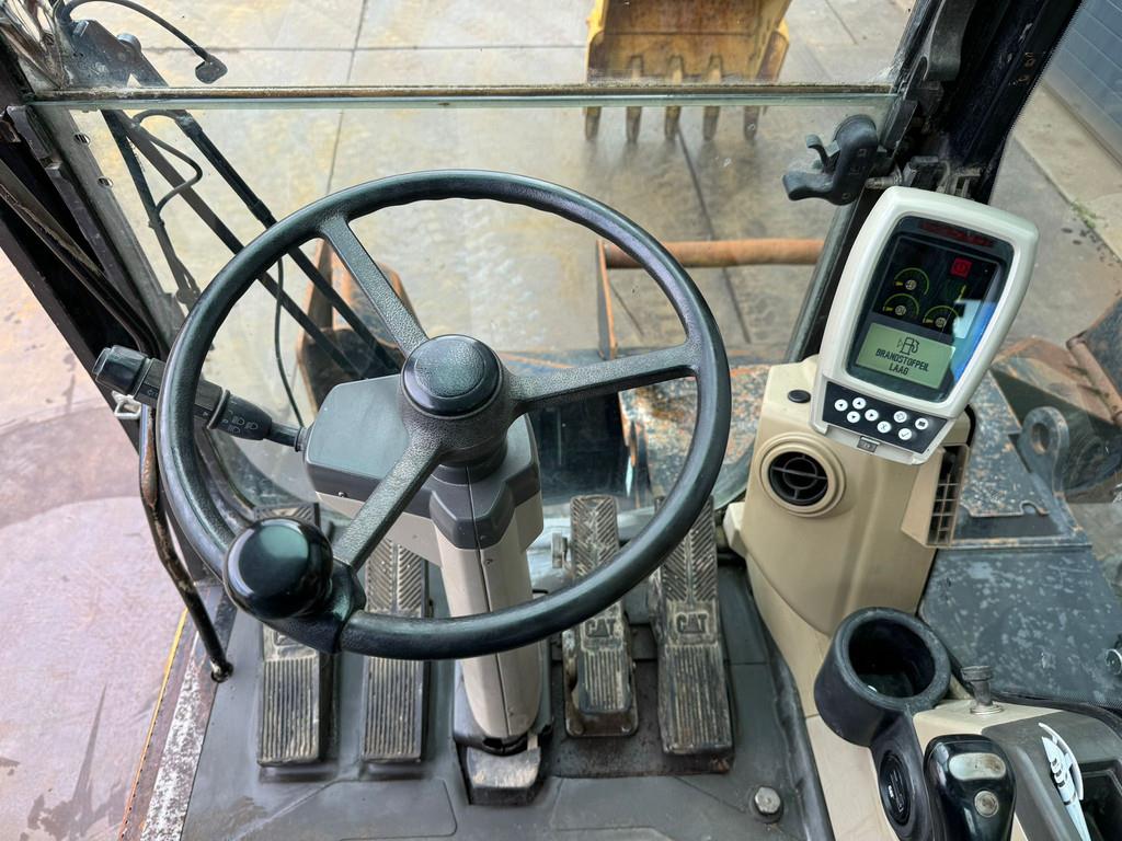 CAT M322C - Hydraulic stabilizers / VA Triple boom / C